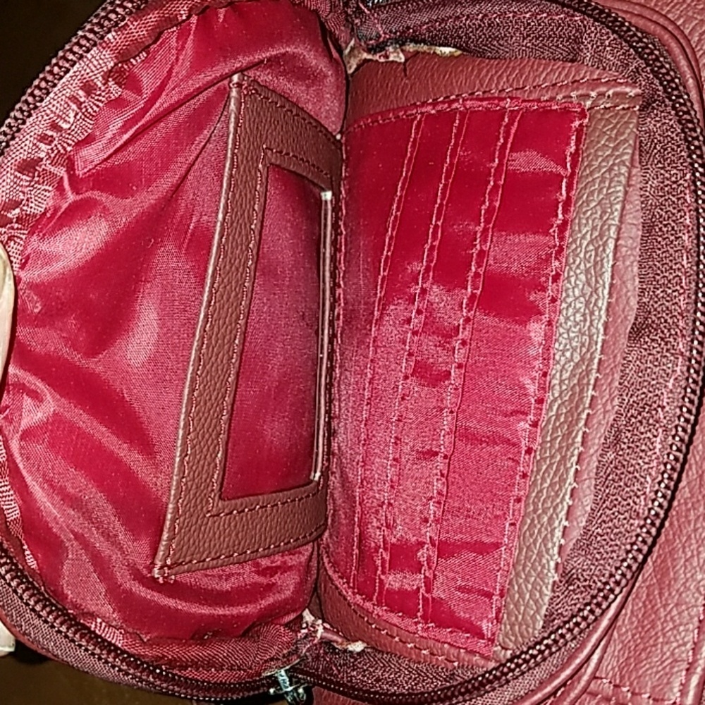 BRAND NEW cross body bag. - Picture 3 of 8